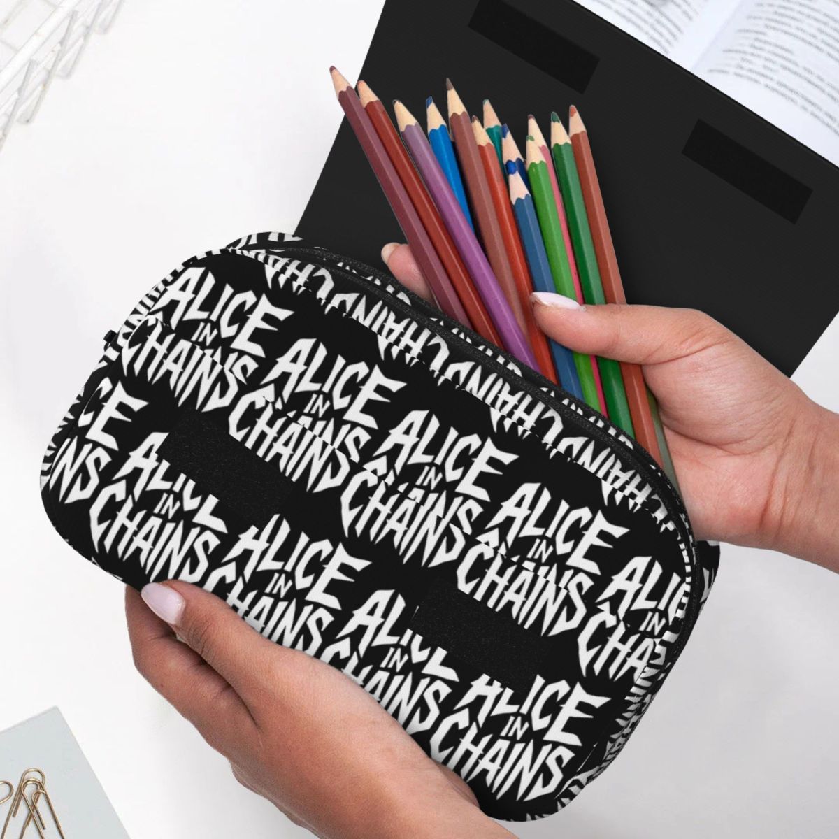 앨리스 인 체인즈 루스터 더트 레인 스테일리 락 펜슬  - Stationery And Office Supply Chain 리뷰 및 가격